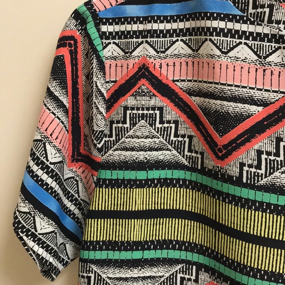 Patterned top - Picture 3 of 3